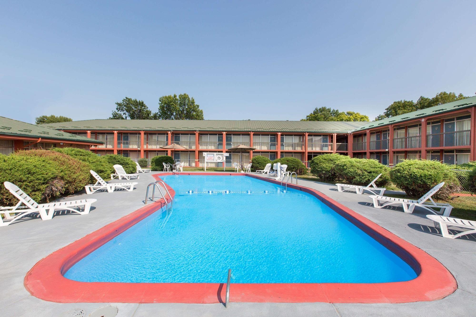 Americas Best Value Inn St. Joseph At I-29 Ngoại thất bức ảnh